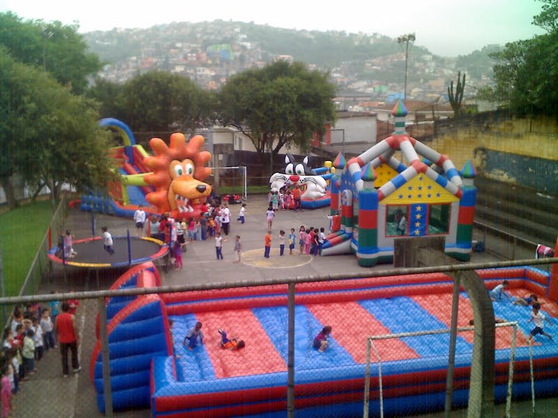 Aluguel de brinquedos infláveis e Eventos corporativos - Nowa Eventos