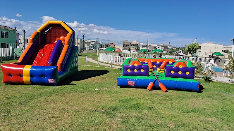 R&M Locação de Brinquedos | Futebol de sabão | Pula pula | Aluguel de mesas, cadeiras | Piscina de bolinha | Tobogã | Macaé