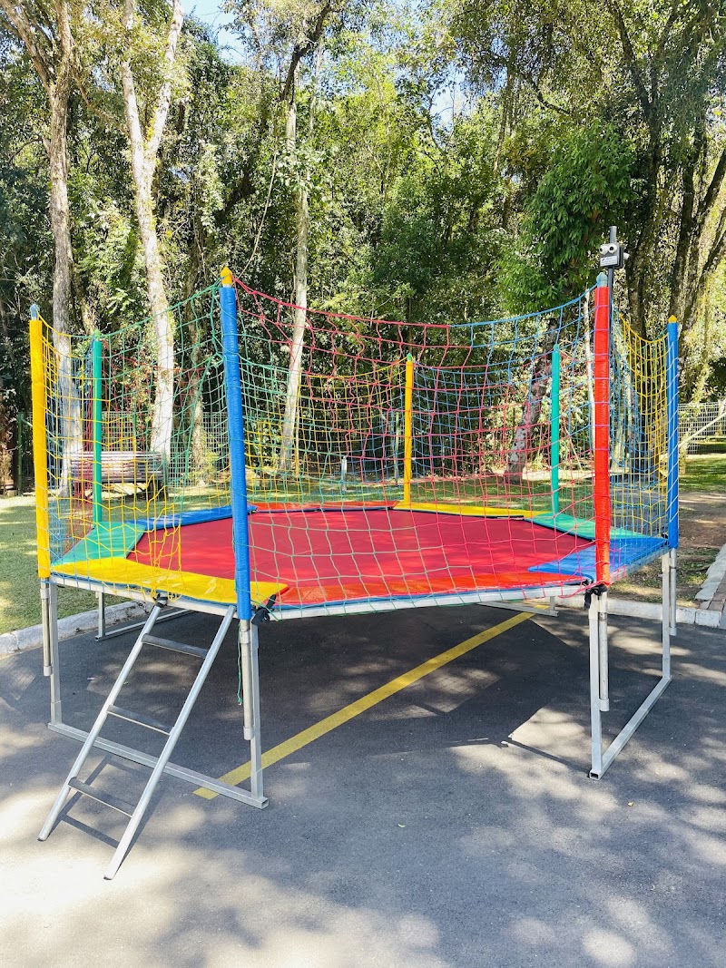 KiFesta Locações | aluguel de mesas e cadeiras plásticas | cama elástica | piscina de bolinhas | infláveis