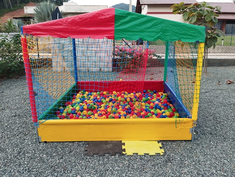 DIVERTILANDIA - Aluguel de brinquedos e decoração