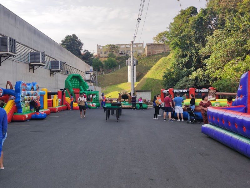 Divert Mundo - Aluguel de Brinquedos em Jaguariúna e região