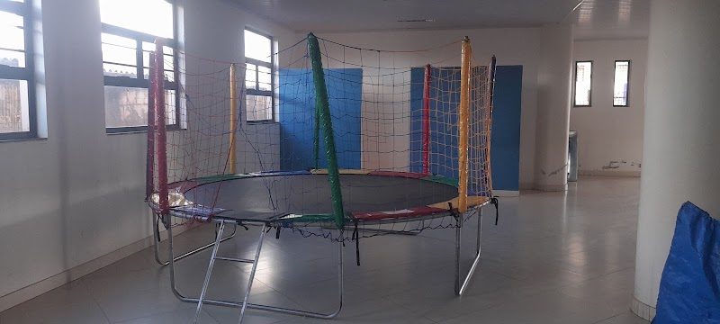 KAKÁ LOCAÇÕES. Locação de mesas e cadeiras e brinquedos