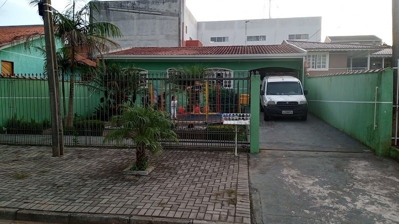 UPY UPY FESTAS Aluguel de infláveis, cama elástica , piscina de bolinhas mesas com cadeiras e muito mais..