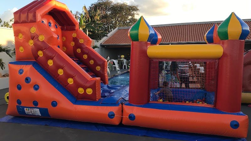 Locação de Pula Pula e Piscina de Bolinhas, Tobogã, Futebol de sabão. Tendas de varios tamanhos